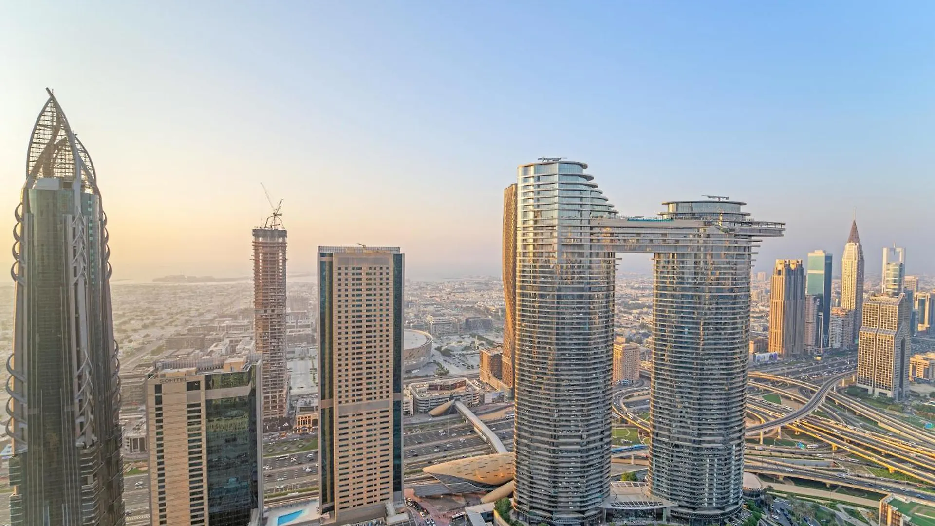 First Class 2Br With Full Dubai Skyline & Sea View