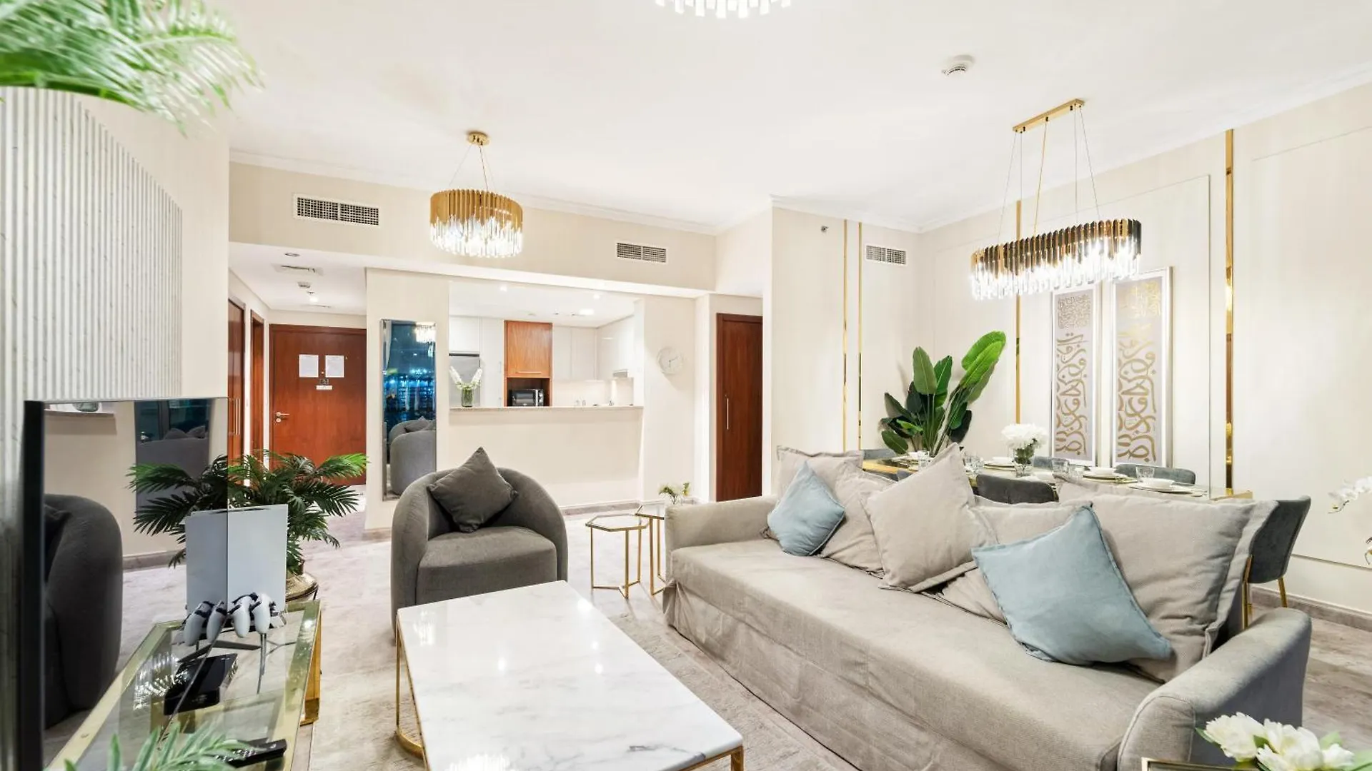 First Class 2Br With Full Dubai Skyline & Sea View דירה