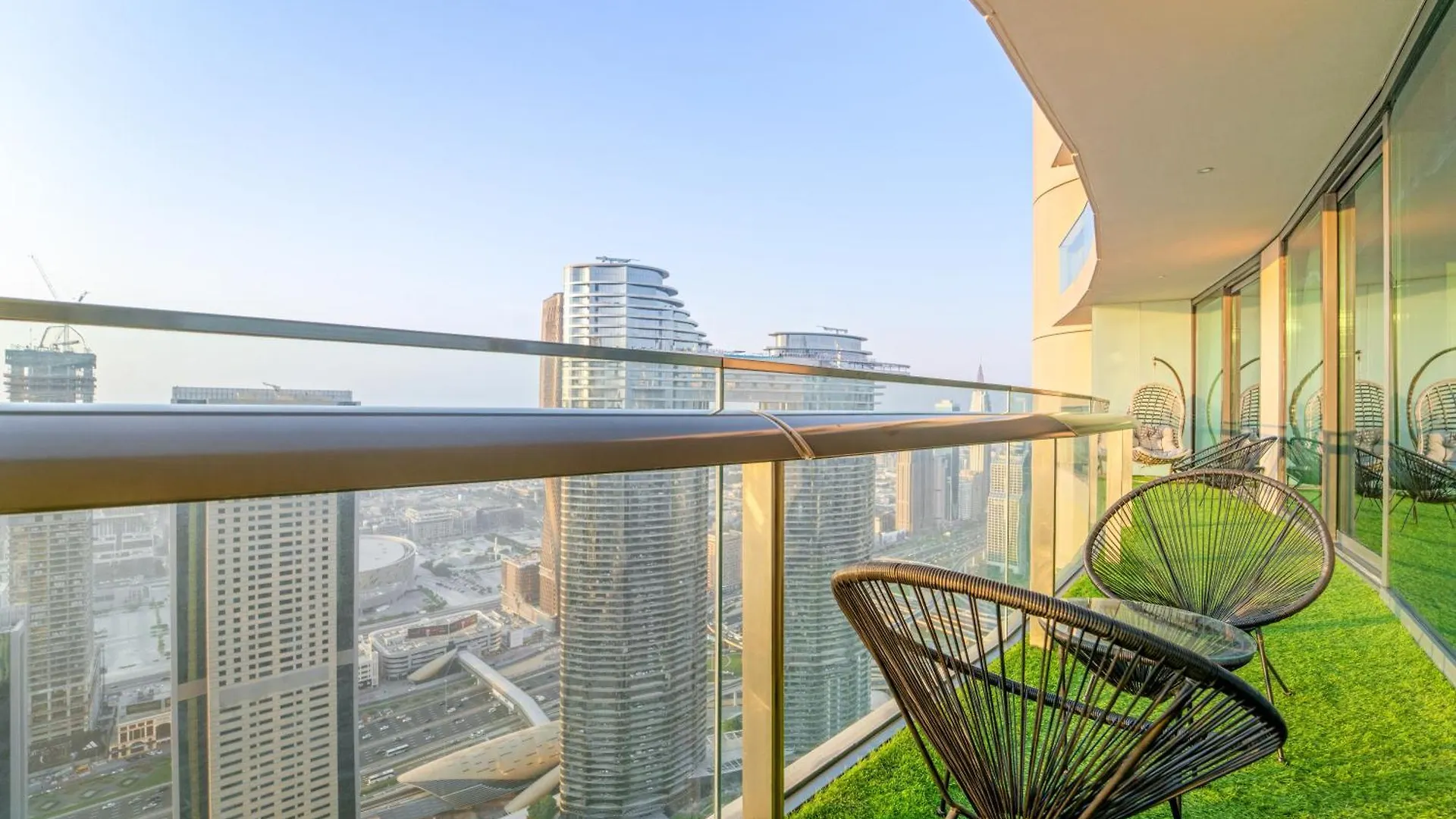 First Class 2Br With Full Dubai Skyline & Sea View