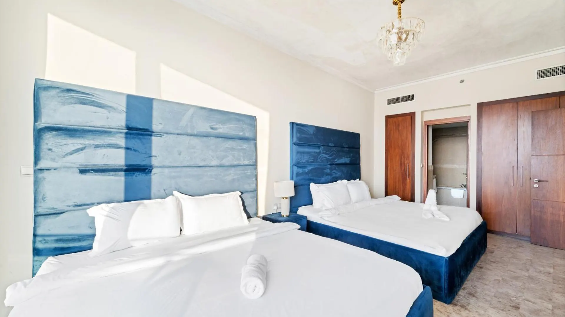 First Class 2Br With Full Dubai Skyline & Sea View דירה